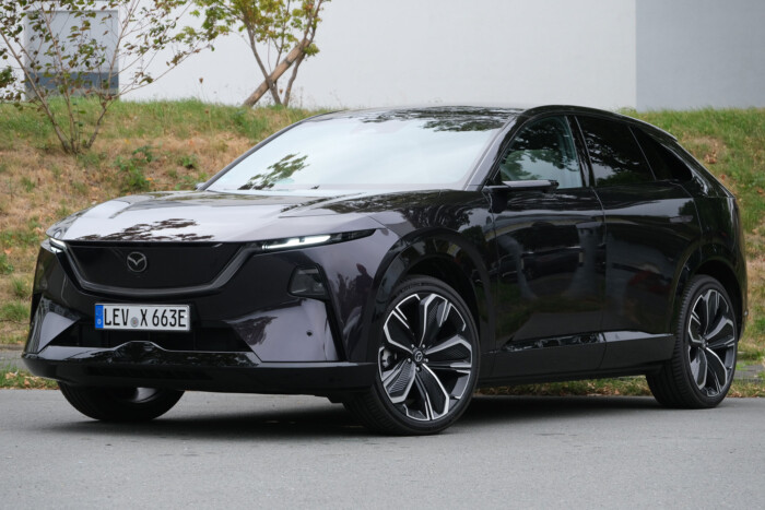 Ez a Mazda nem igazi japán autó 16 Ez a Mazda nem igazi japán autó 16