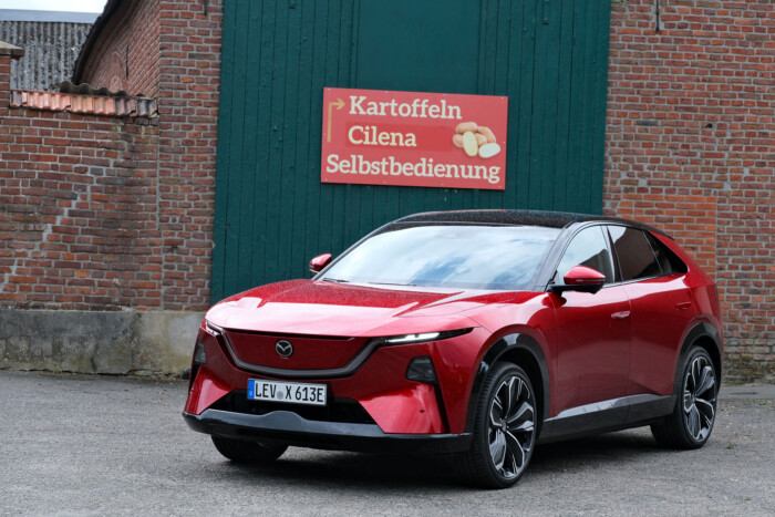 Ez a Mazda nem igazi japán autó 18 Ez a Mazda nem igazi japán autó 18