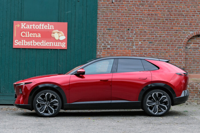 Ez a Mazda nem igazi japán autó 13 Ez a Mazda nem igazi japán autó 13