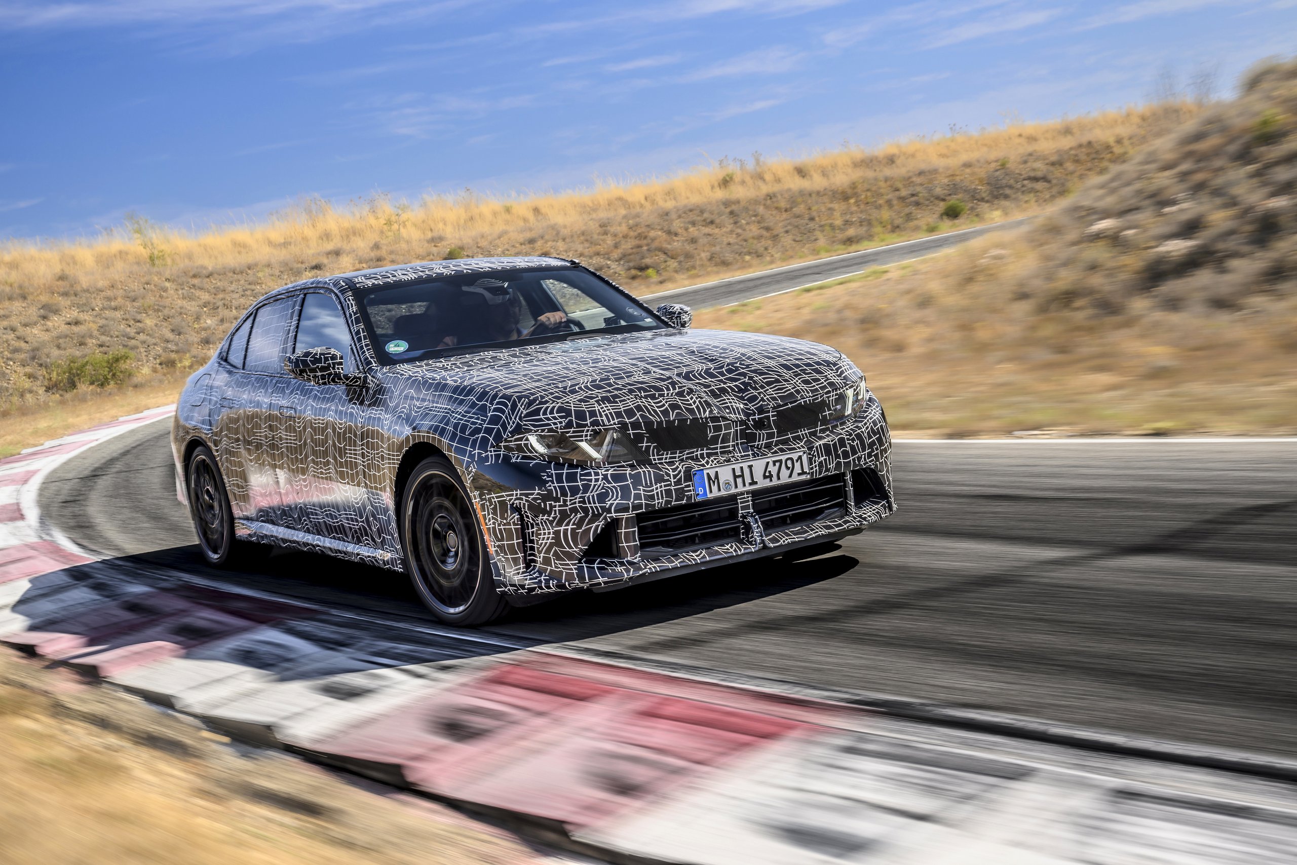 p90651533_highres_the-new-bmw-3-series | Vezess