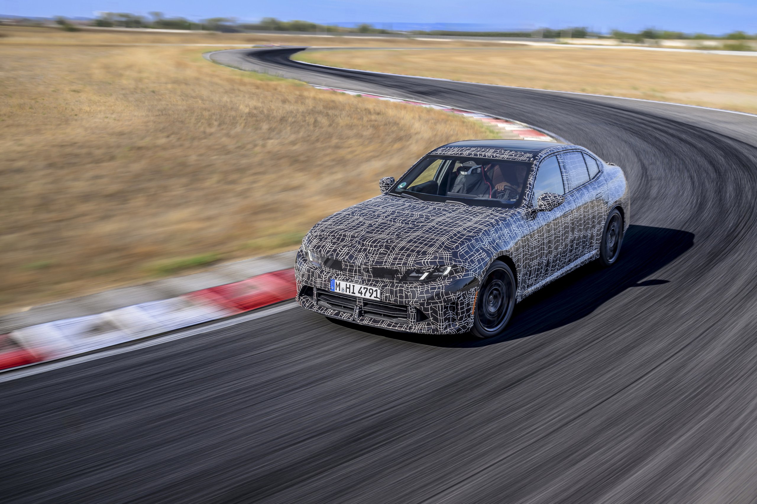 p90651537_highres_the-new-bmw-3-series | Vezess
