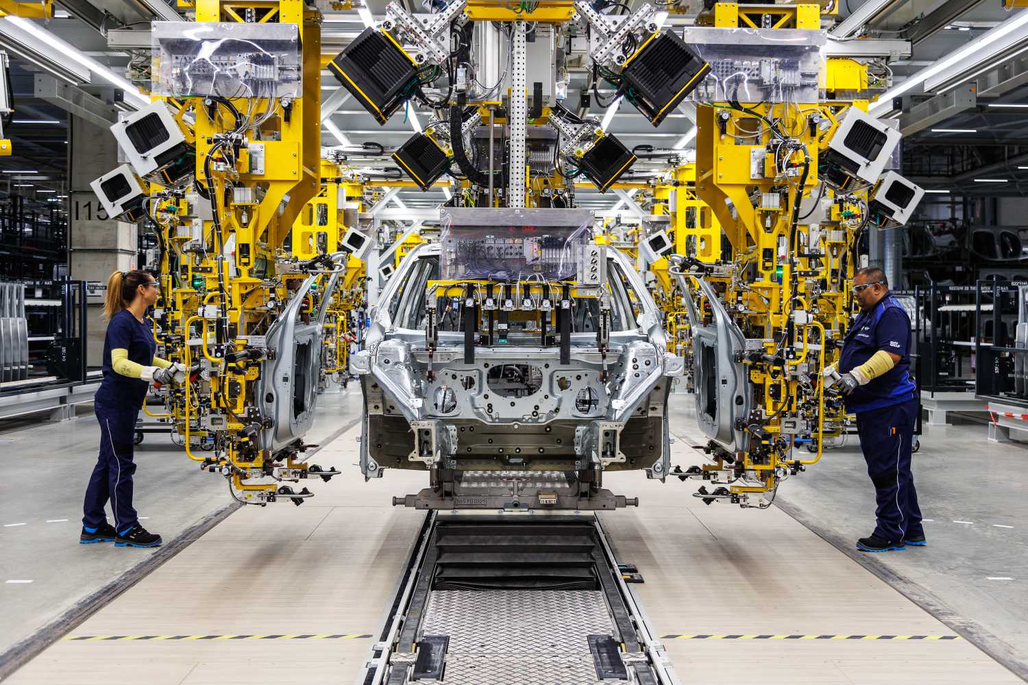 Jön a következő magyar BMW, új modell gyártása kezdődik Debrecenben