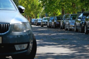 Saját telkén állt az autójával, mégis megbüntették