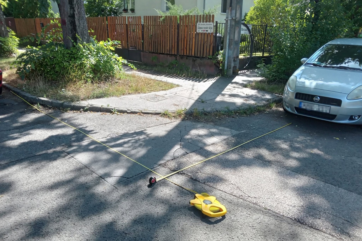 Sokan rosszul tudják ezt a szabályt: így parkolhatsz kereszteződés közelében