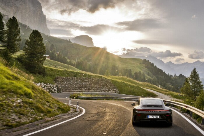 Magashegyi kanyarvadászt épített a Porsche 9 Magashegyi kanyarvadászt épített a Porsche 9