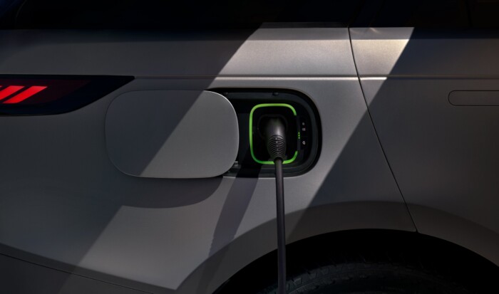 Újabb luxusterepjáró kapott elektromos hajtást 8 Újabb luxusterepjáró kapott elektromos hajtást 8