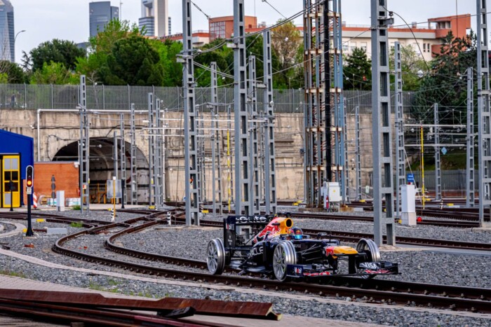 Videó: F1-essel csapattak a metróalagútban 2 Videó: F1-essel csapattak a metróalagútban 2