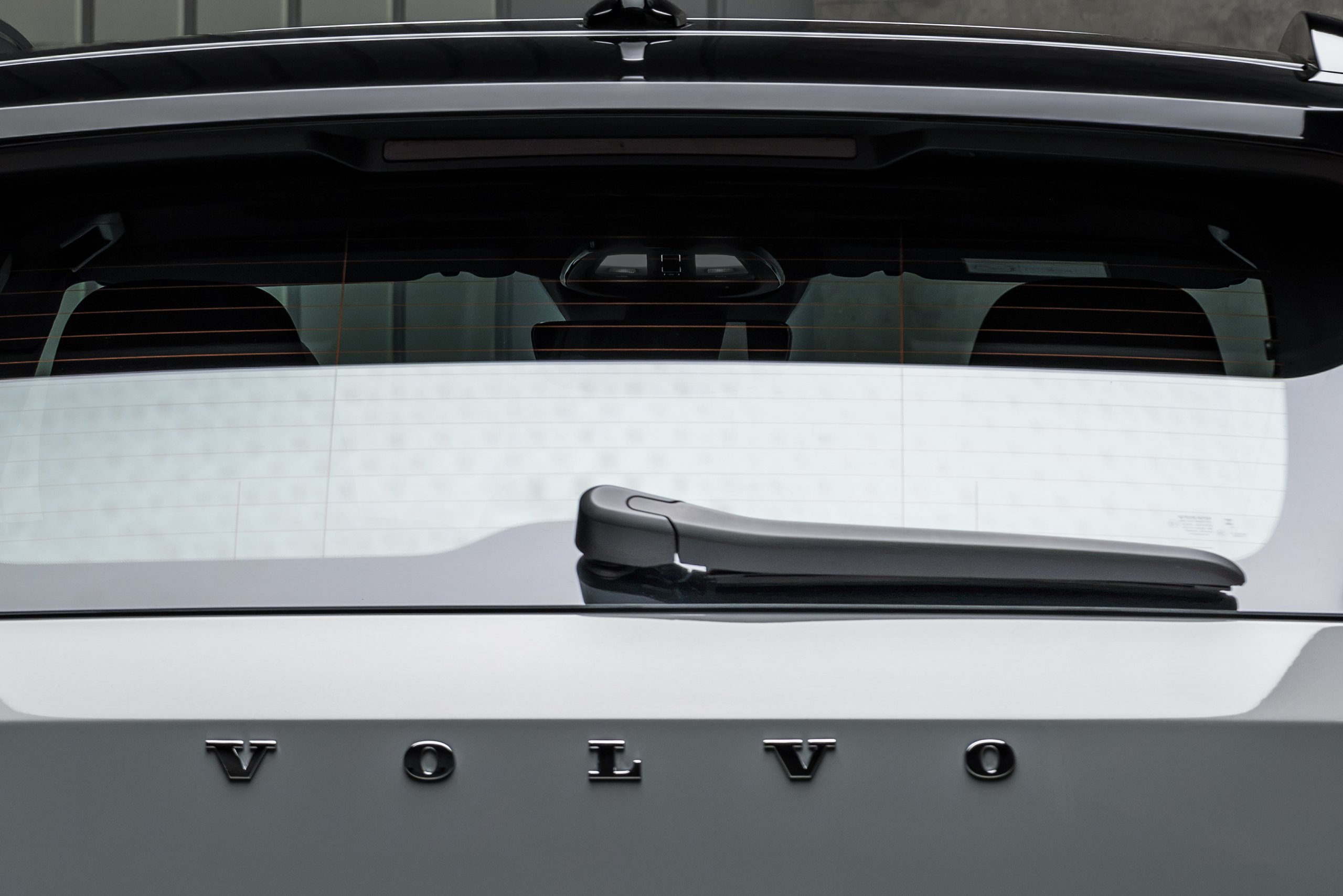 the_new_volvo_ex40_studio_back | Vezess
