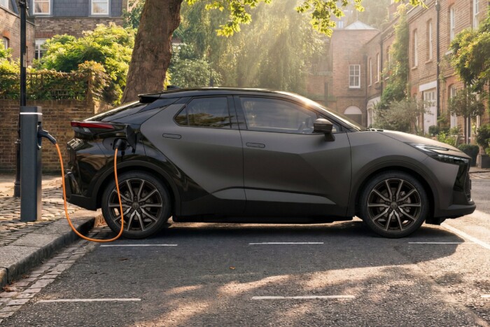 Beszürkült a Toyota sportos SUV-ja 9