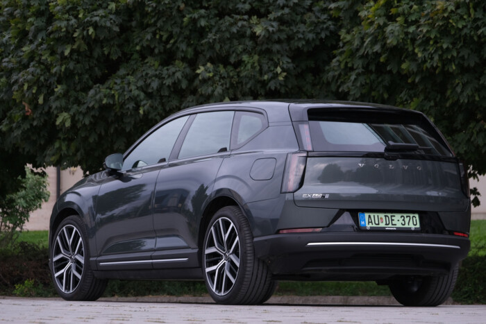 Tart ott a Volvo, mint a BMW, az Audi és a Mercedes? 17 Tart ott a Volvo, mint a BMW, az Audi és a Mercedes? 17
