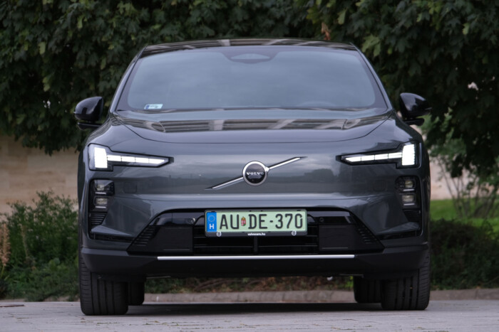Tart ott a Volvo, mint a BMW, az Audi és a Mercedes? 12 Tart ott a Volvo, mint a BMW, az Audi és a Mercedes? 12