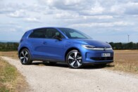 Hosszú a sor itthon a villany Volkswagenért