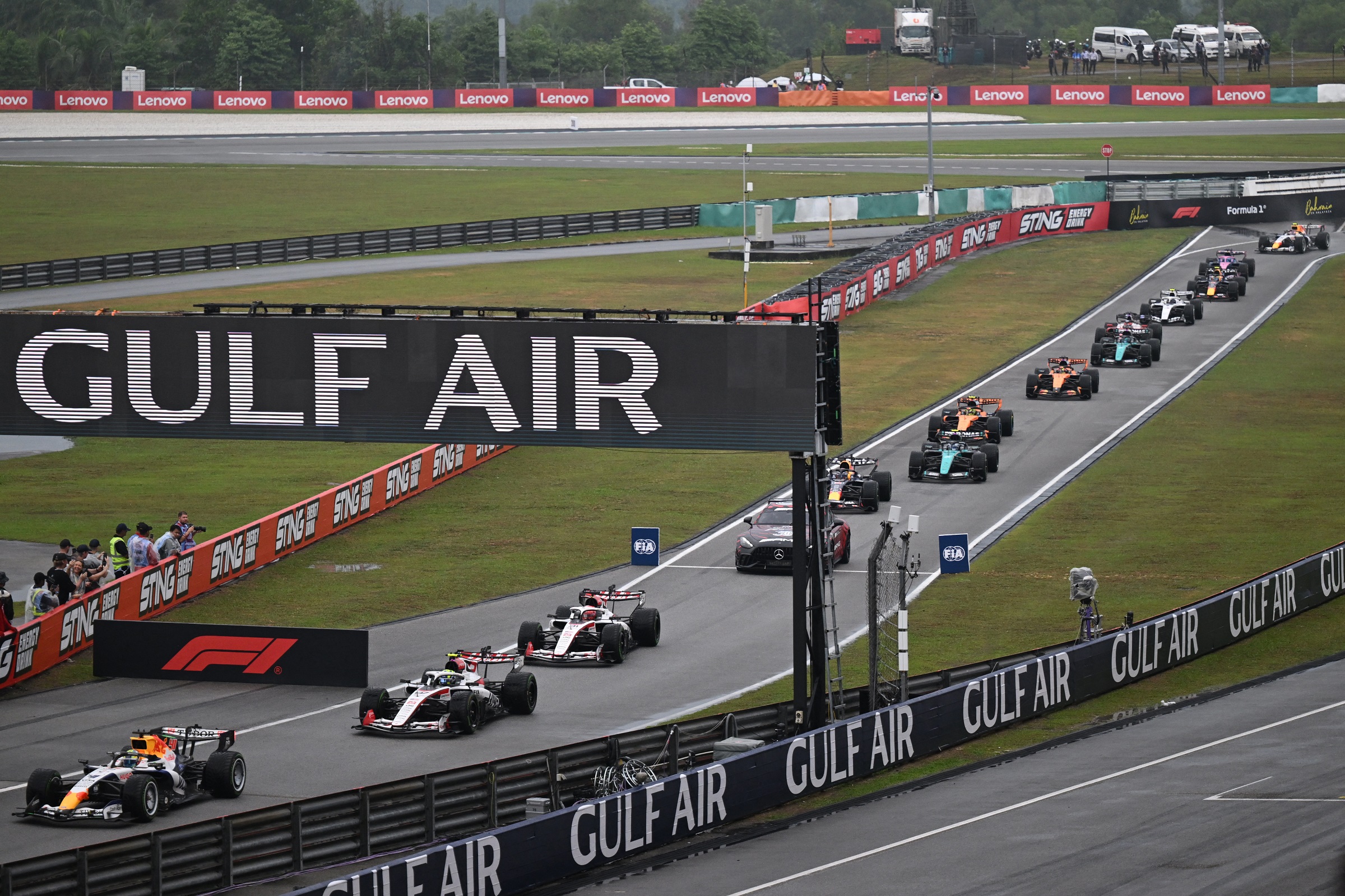 AUTO-PRIX-F1-BRN-MAS | Vezess