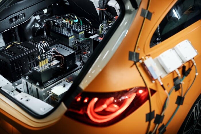 Kínától ellesett ötlettel villog a Mercedes 9 Kínától ellesett ötlettel villog a Mercedes 9