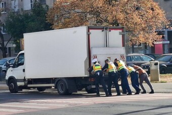 Rendhagyó rendőri intézkedést örökítettek meg Hajdú-Bihar megyében