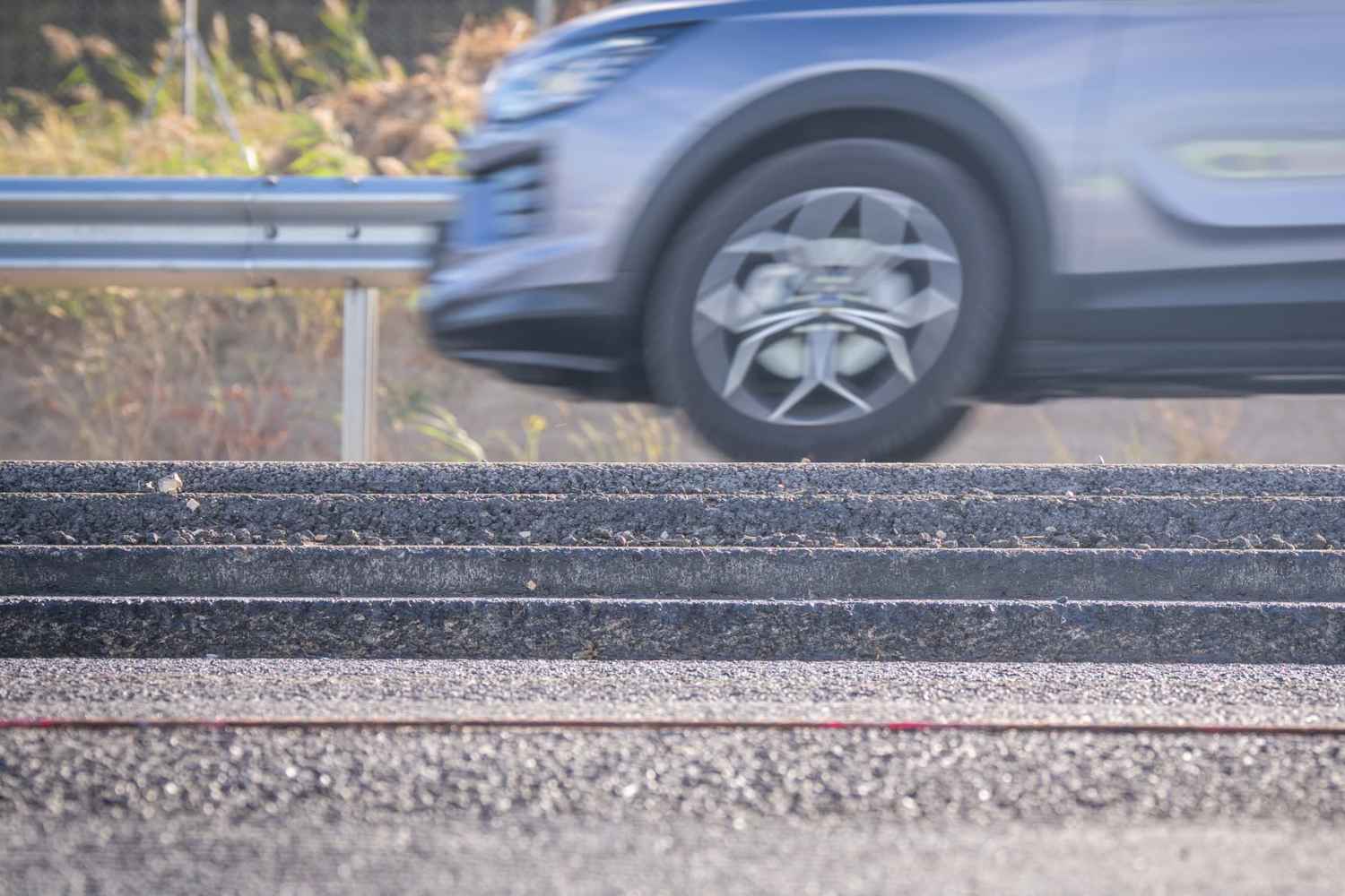 Így néz ki az M1-es 32 centi vastag új aszfaltja 1