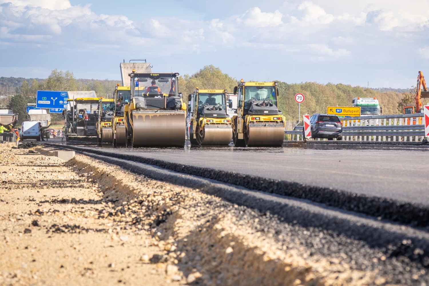 Így néz ki az M1-es 32 centi vastag új aszfaltja 5 Így néz ki az M1-es 32 centi vastag új aszfaltja 5