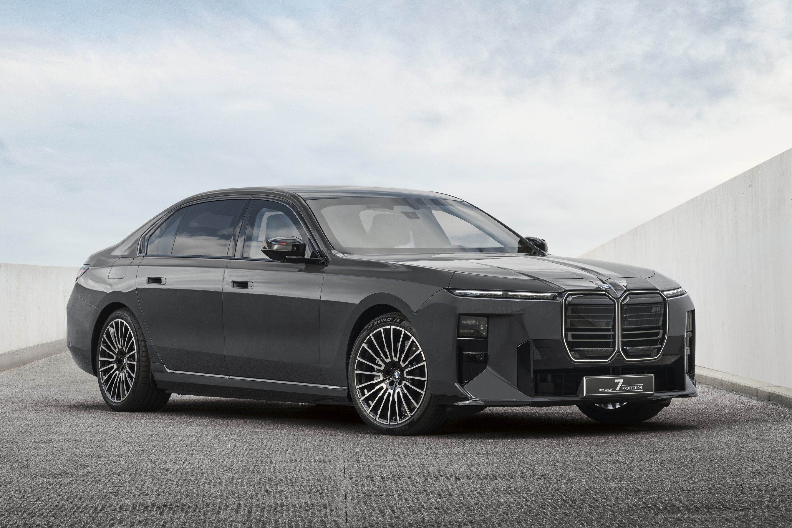 bmw-concept-7-protection-5 | Vezess