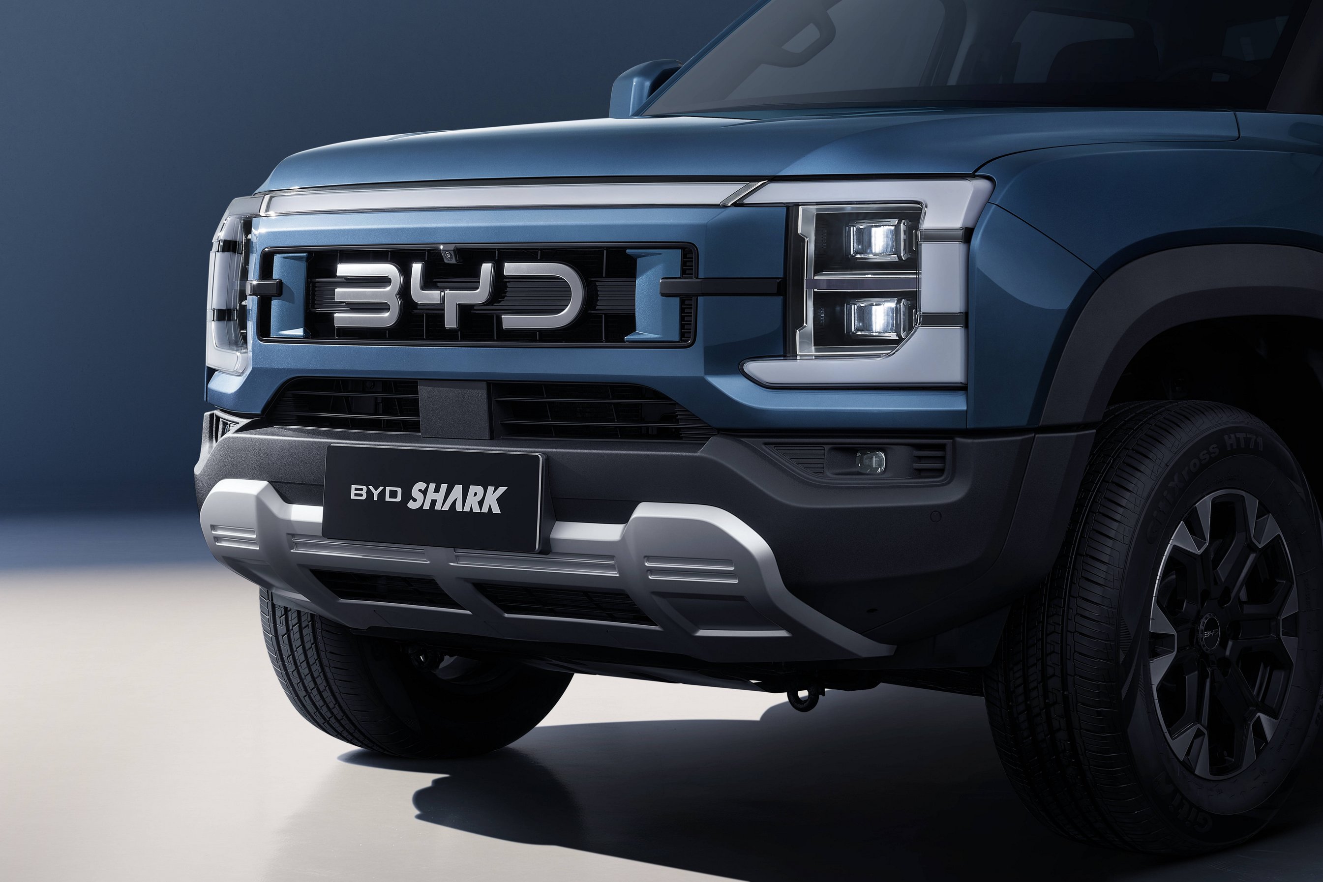 Összetörték, úgy érkezik Európába a legkeményebb BYD 12 Összetörték, úgy érkezik Európába a legkeményebb BYD 12