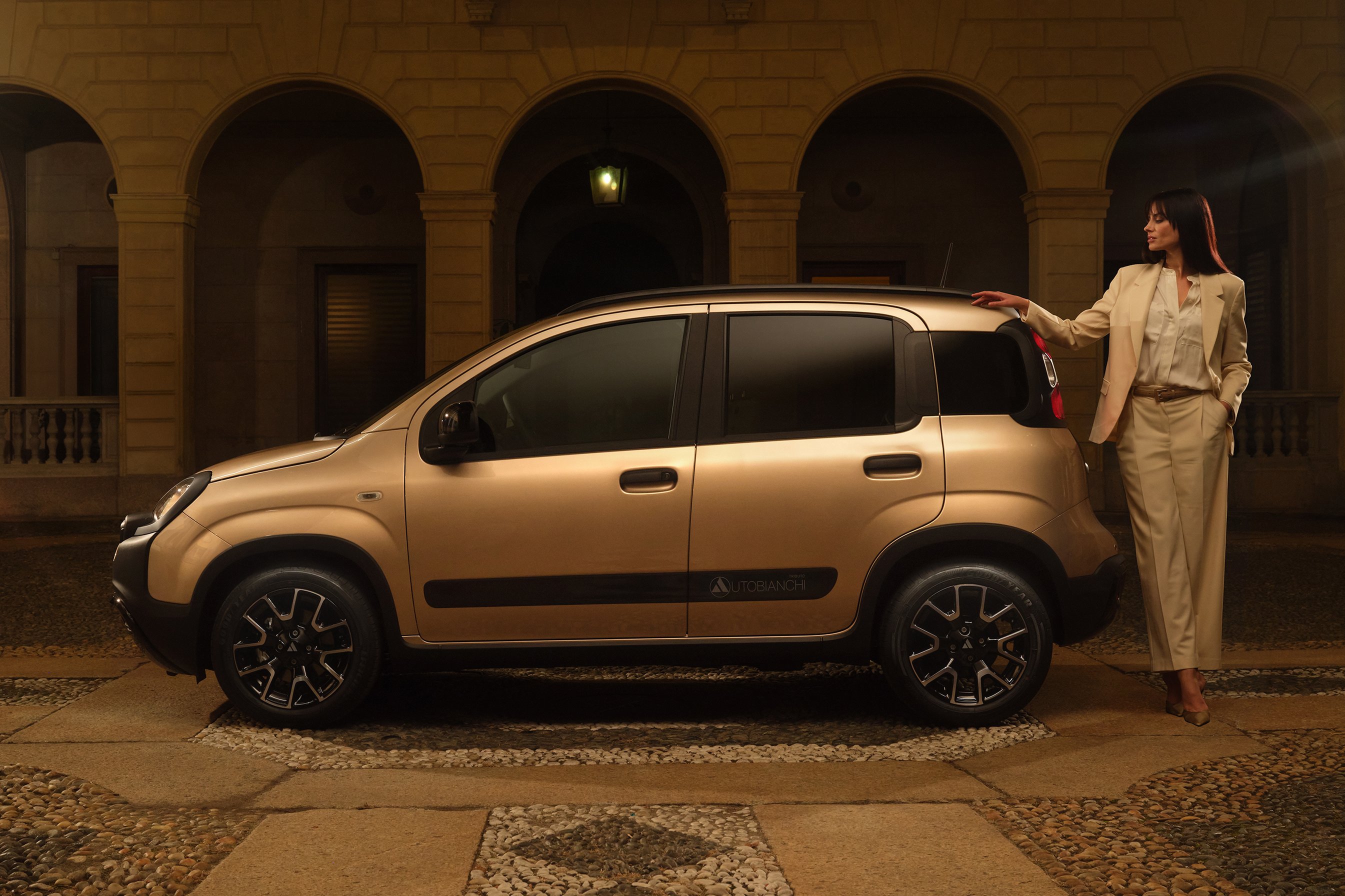 Távoli rokona előtt tiszteleg a legöregebb FIAT 10 Távoli rokona előtt tiszteleg a legöregebb FIAT 10