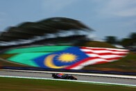 Verstappen nyitott az élen a „hamis Bahreiben” 2