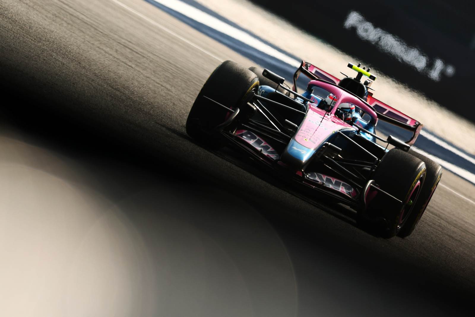 Az F1-pilótának elege lett a szurkolóiból