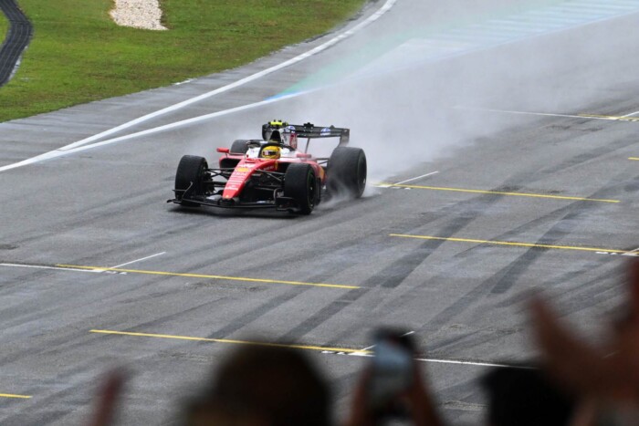 Hamilton: A fiatal pilóták nem bírják az esőt 3 Hamilton: A fiatal pilóták nem bírják az esőt 3