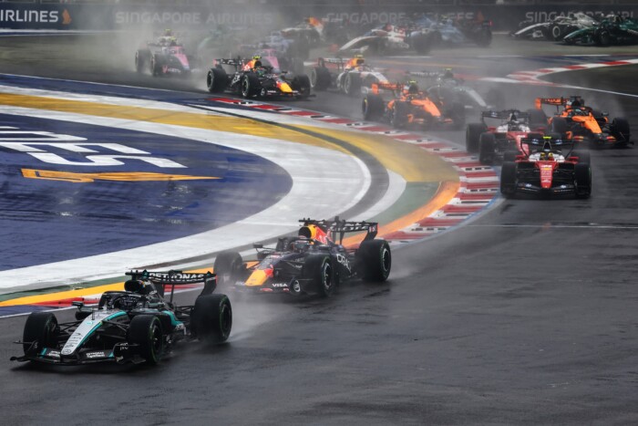 Leszakadt az ég, 9 kieső az F1-sprinten 6