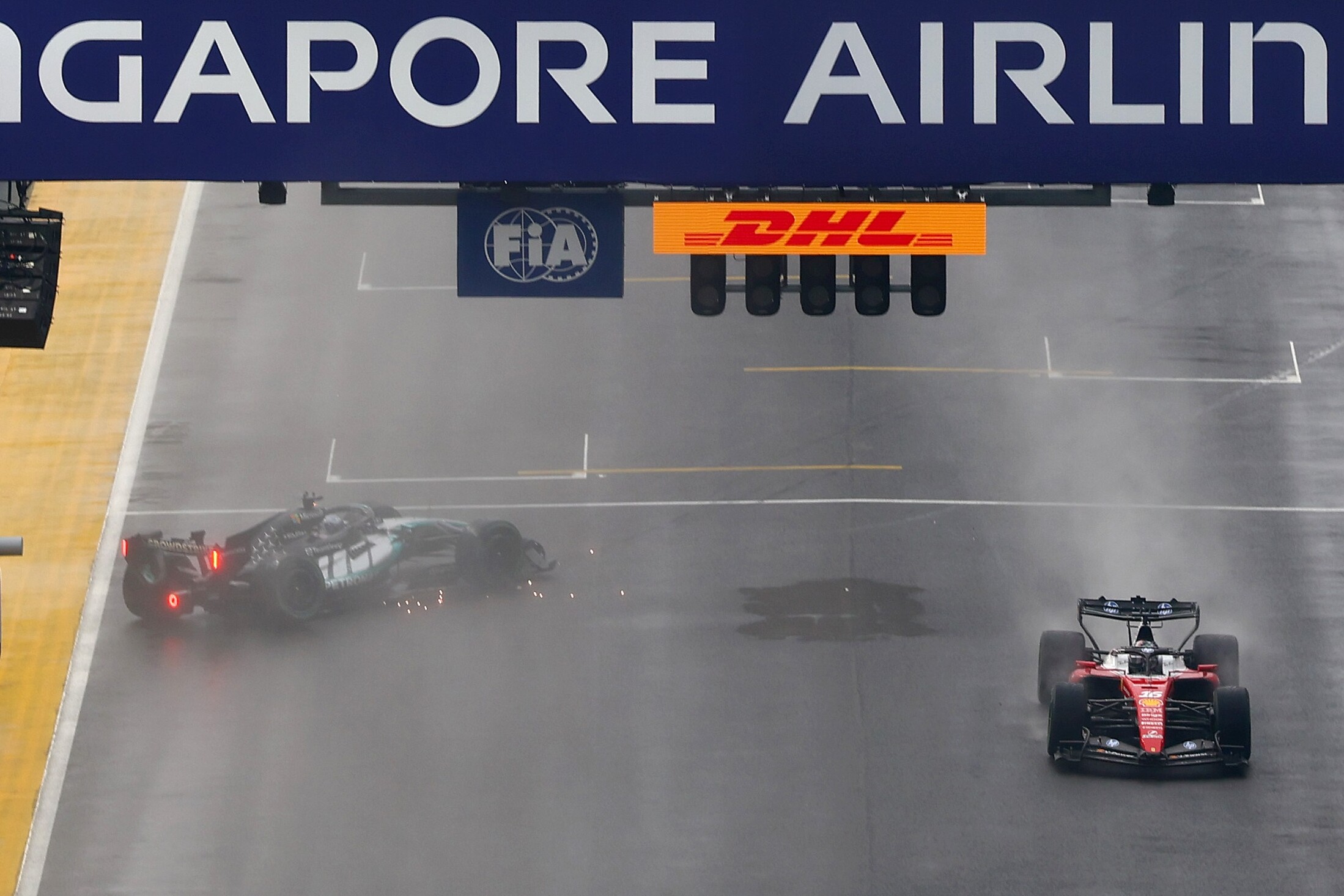 Leszakadt az ég, 9 kieső az F1-sprinten 3