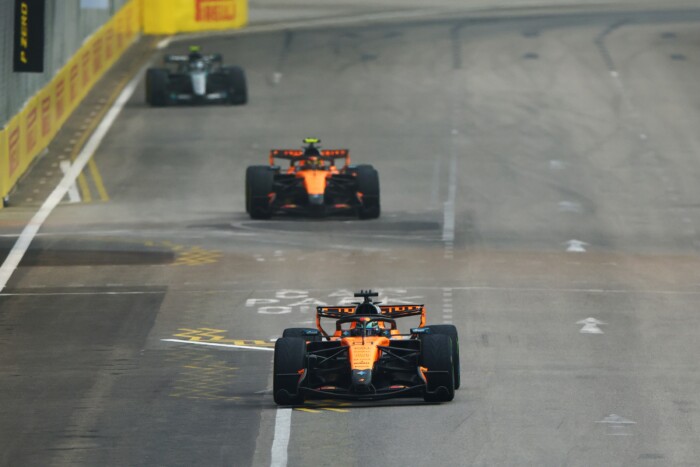 Leszakadt az ég, 9 kieső az F1-sprinten 8