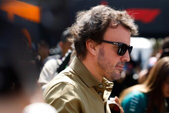 Alonso kitart a pilótatársait sértő beszólás mellet