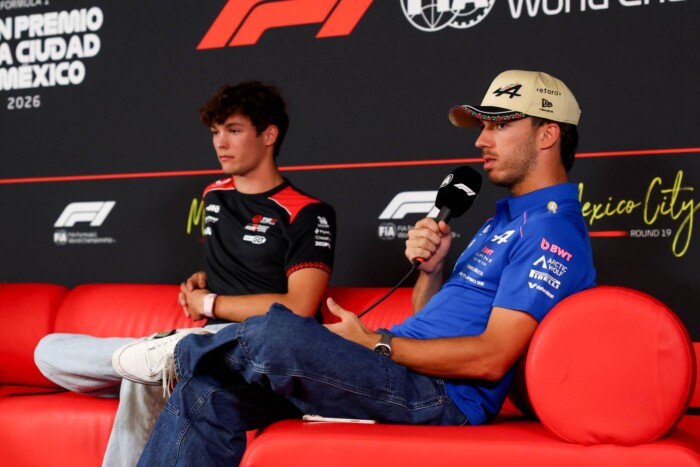 Alonso kitart a pilótatársait sértő beszólás mellet 3 Alonso kitart a pilótatársait sértő beszólás mellet 3