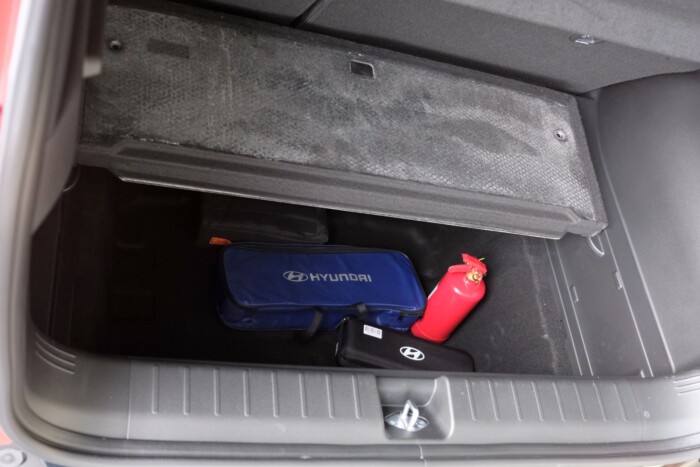 Praktikus és nem unalmas, itt a Hyundai új villanyautója 13 Praktikus és nem unalmas, itt a Hyundai új villanyautója 13