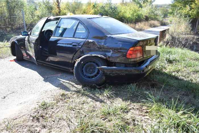 Őrült autós üldözés volt Szekszárdon, több doboz sörrel menekült az ámokfutó 1