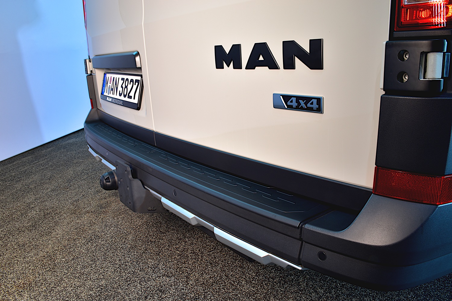 rear | Vezess