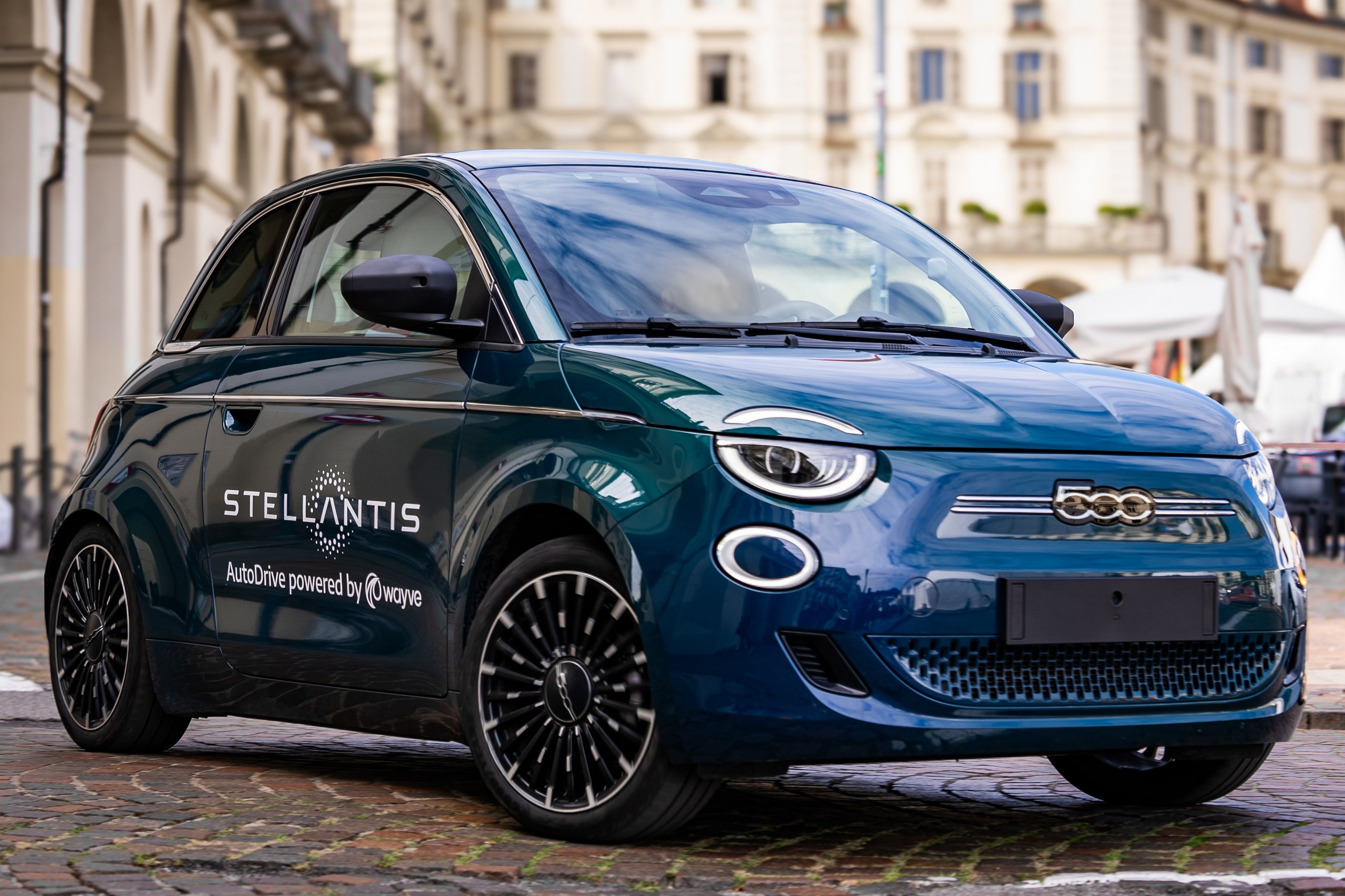 stellantis-and-wayve-to-demonstrate-ai-powered-hands-free-driving-at-wave-by-vento-20265 | Vezess