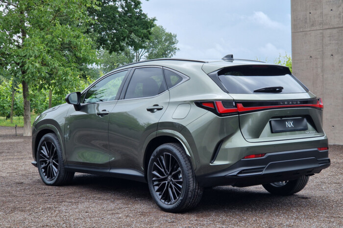 Villannyal frissít a Lexus legfontosabb modellje 1 Villannyal frissít a Lexus legfontosabb modellje 1