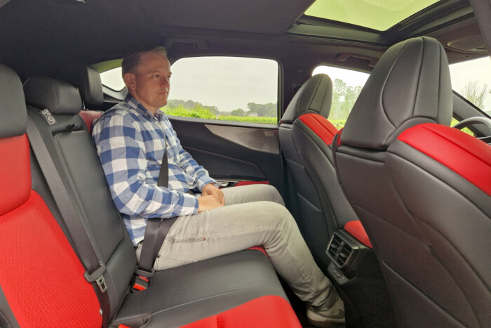 Villannyal frissít a Lexus legfontosabb modellje 11 Villannyal frissít a Lexus legfontosabb modellje 11