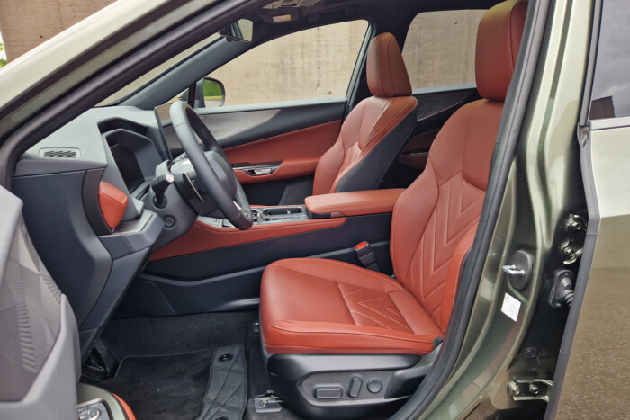 Villannyal frissít a Lexus legfontosabb modellje 8 Villannyal frissít a Lexus legfontosabb modellje 8