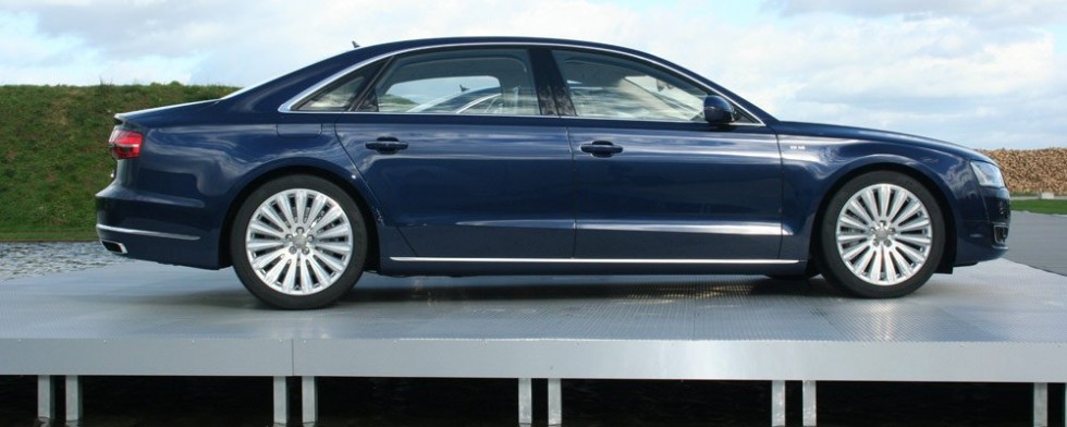 140 ezer eurós autó. 270-es tempó. Fölösleges?