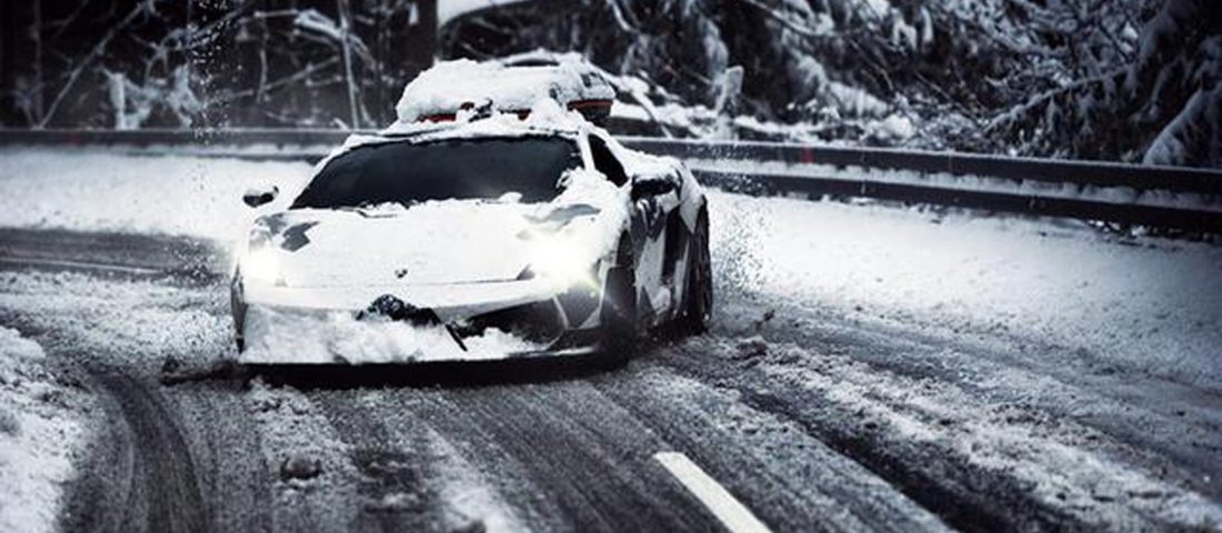 Még hogy egy sportautóba nem fér be a síléc