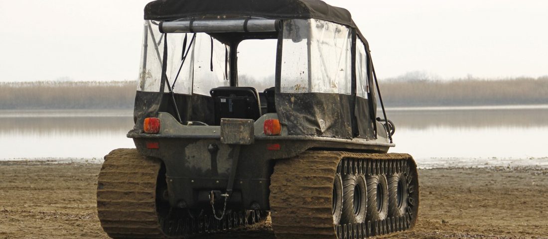 Lánctalpas szörny a Tisza-tóban