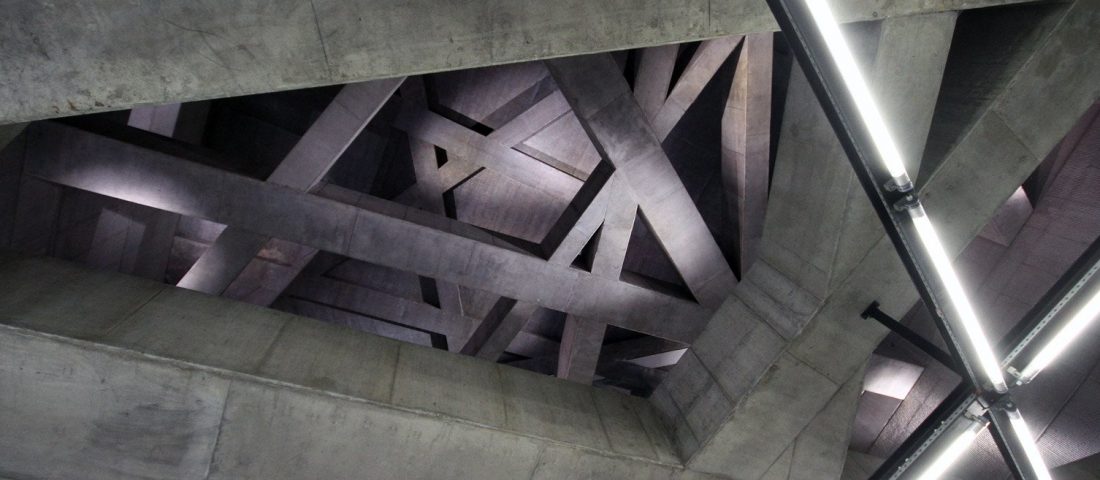 4-esek harca. BMW vagy metró?