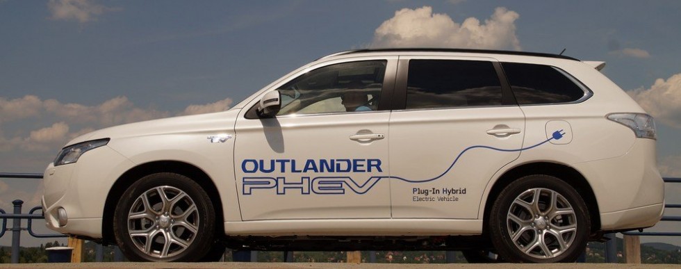 Összkerékhajtású Mitsubishi 1,9 literes fogyasztással