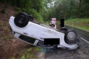 A nap képe - tetőn állt meg az Opel