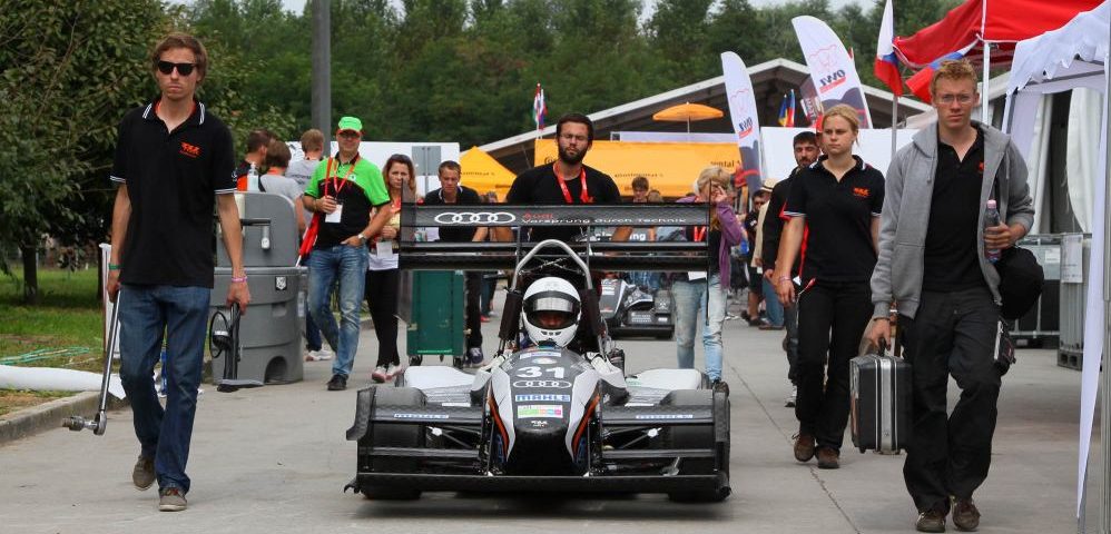 Egyetemisták a box utcában