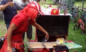 A nap képe - Ferrari grill olasz rajongói kivitelben