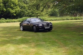 Újabb tahó csapatás 120 millióval