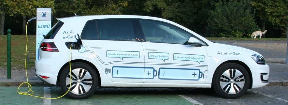 Mi történik a világ legjobb autójával, ha…