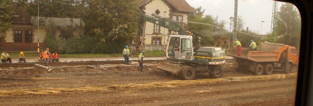 Lélegzetelállító tempóban épül a magyar vasút!